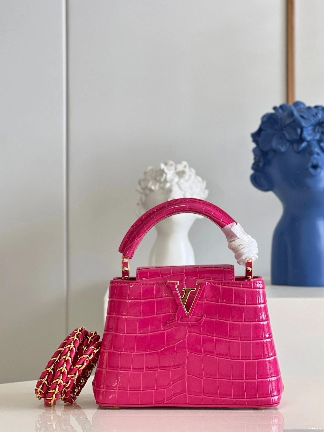WIS CAPUCINES LOUIS VUITTON MINI 1006
